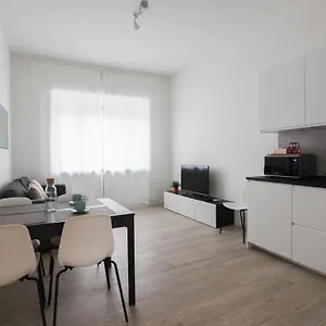 Apartment Lovely - Lovely Porta Romana, Milan